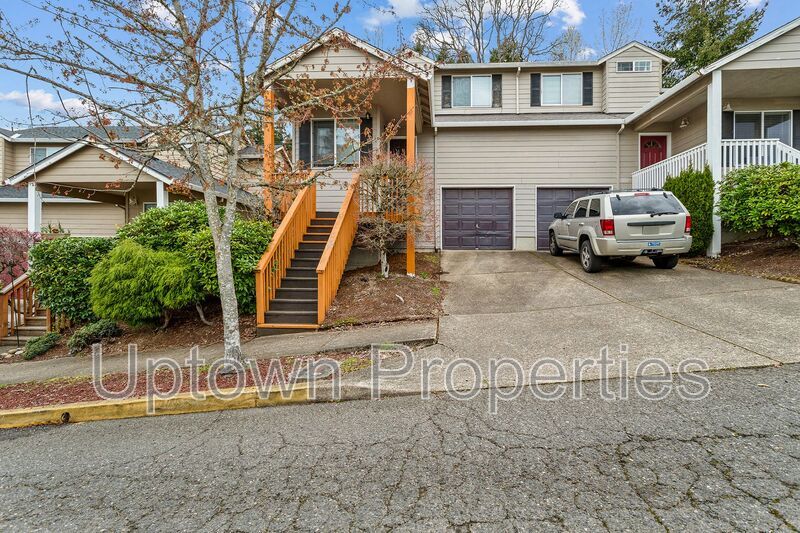 3/2.5 bth Townhome + Garage + A/C + Covered Front and Back Patios + Large Dogs Welcome! property image