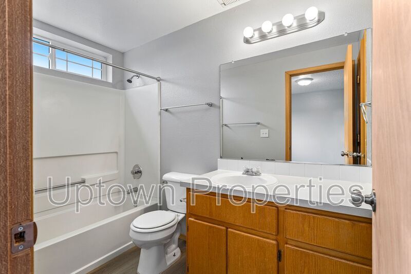 3/2.5 bth Townhome + Garage + A/C + Covered Front and Back Patios + Large Dogs Welcome! property image