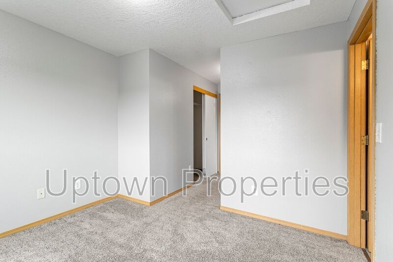 3/2.5 bth Townhome + Garage + A/C + Covered Front and Back Patios + Large Dogs Welcome! property image