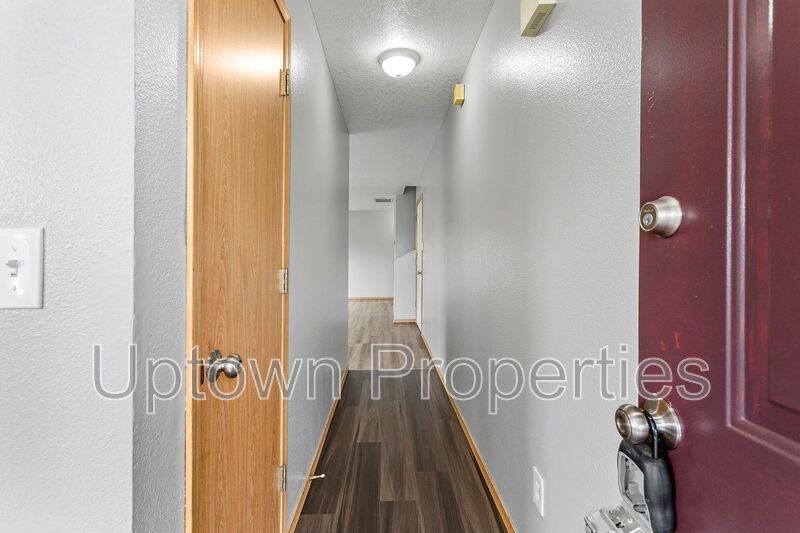 3/2.5 bth Townhome + Garage + A/C + Covered Front and Back Patios + Large Dogs Welcome! property image