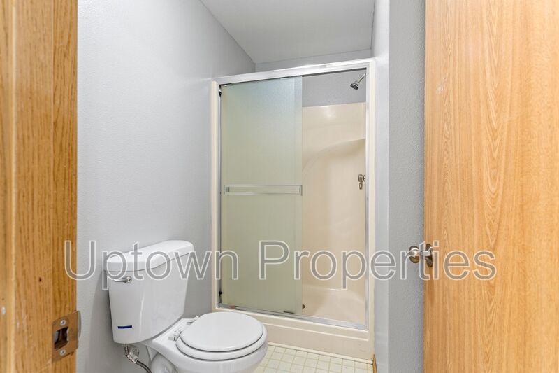 3/2.5 bth Townhome + Garage + A/C + Covered Front and Back Patios + Large Dogs Welcome! property image