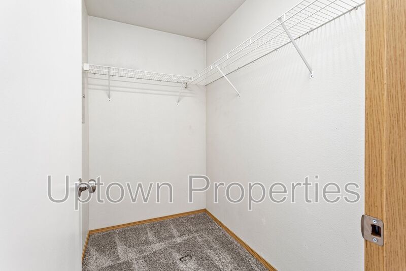 3/2.5 bth Townhome + Garage + A/C + Covered Front and Back Patios + Large Dogs Welcome! property image