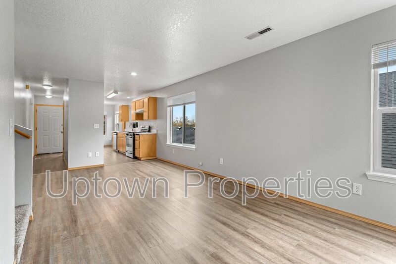 3/2.5 bth Townhome + Garage + A/C + Covered Front and Back Patios + Large Dogs Welcome! property image