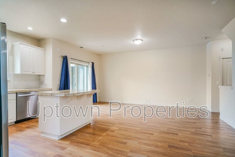 2/2.5 bth Townhome + Garage + A/C + W/D + Balcony + Pets Welcome!! property image