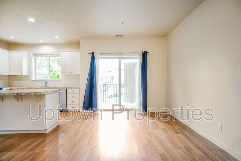 2/2.5 bth Townhome + Garage + A/C + W/D + Balcony + Pets Welcome!! property image