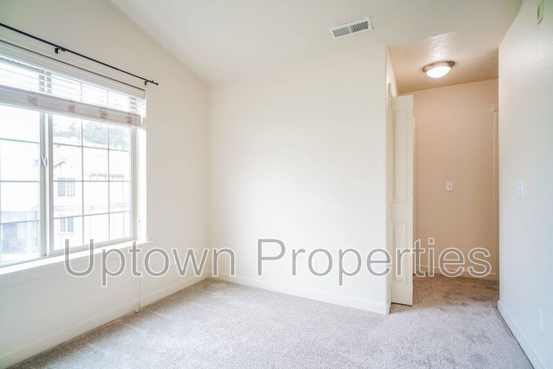 2/2.5 bth Townhome + Garage + A/C + W/D + Balcony + Pets Welcome!! property image