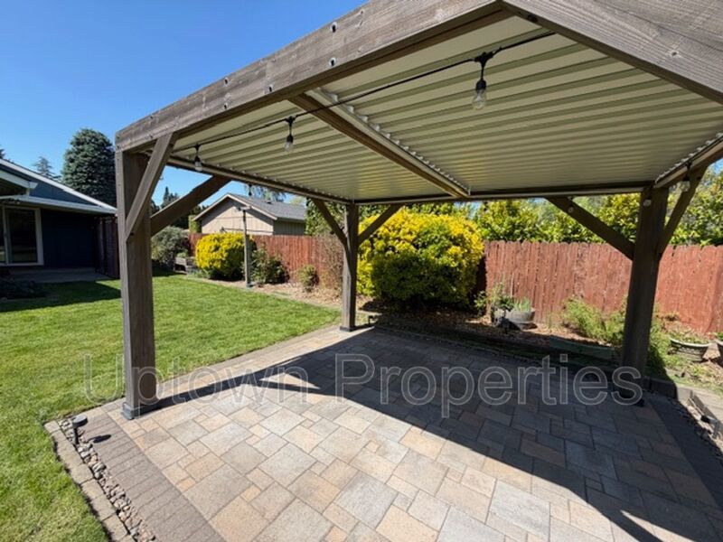 Charming Single-Level Retreat Near Multnomah Village – 3BR Home with Garage, RV Parking & Covered Outdoor Living property image