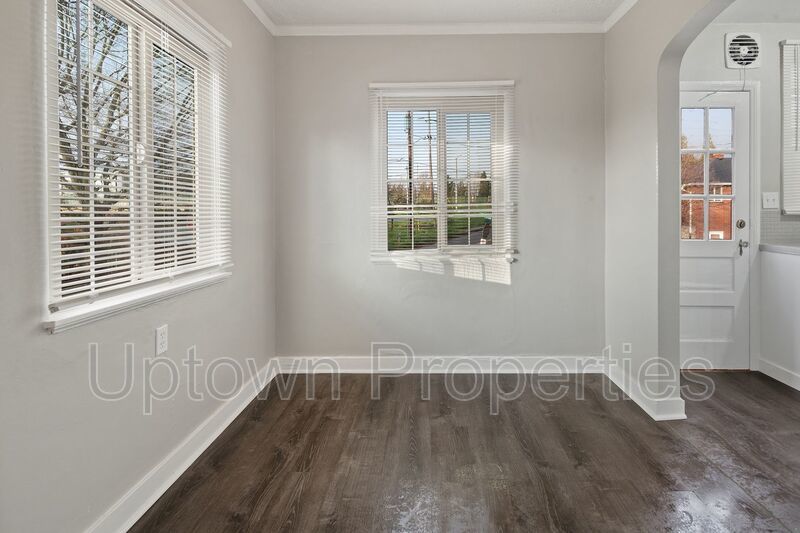 Newly Renovated + Hardwood Floors in Spacious 1 Bed/1 Bath with PARKING INCLUDED!! property image