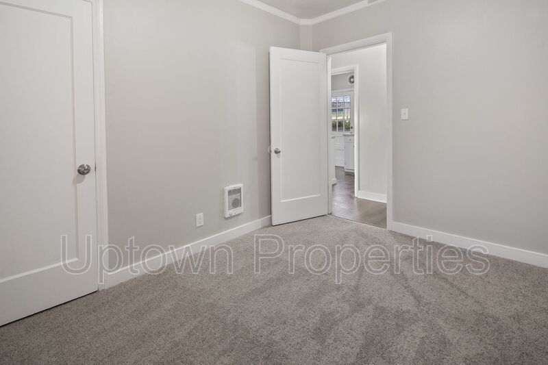 Newly Renovated + Hardwood Floors in Spacious 1 Bed/1 Bath with PARKING INCLUDED!! property image