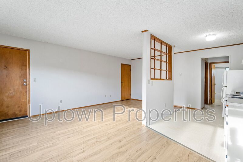 Hillsdale/Multnomah Village Ground Floor 1 bed  + Wood Floors + Parking included property image