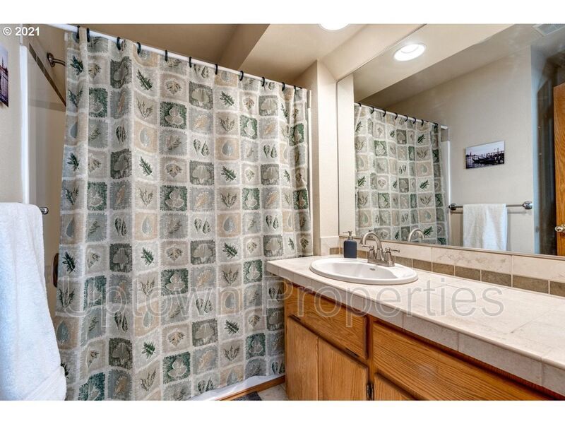 3BD| 2.5 BTH 2 Car Garage + Central Air + W/D + Fenced Yard in the Garden Home neighborhood! property image