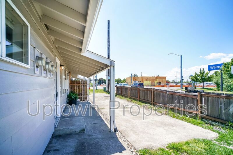 Cozy 1 BD/1 BTH Single Story  + Private Patio + Fenced Yard + W/D Hookups property image