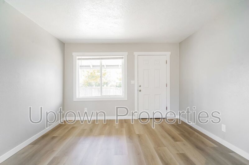 Cozy 1 BD/1 BTH Single Story  + Private Patio + Fenced Yard + W/D Hookups property image