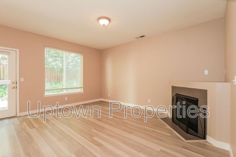 Progress Ridge 3 bed 2.5 bath + 1 -Car Garage + A/C + Fenced Yard property image