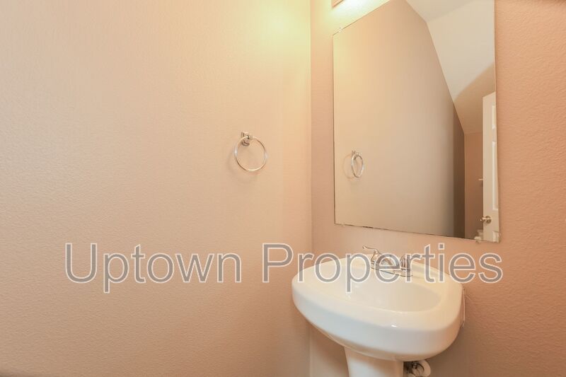 Progress Ridge 3 bed 2.5 bath + 1 -Car Garage + A/C + Fenced Yard property image