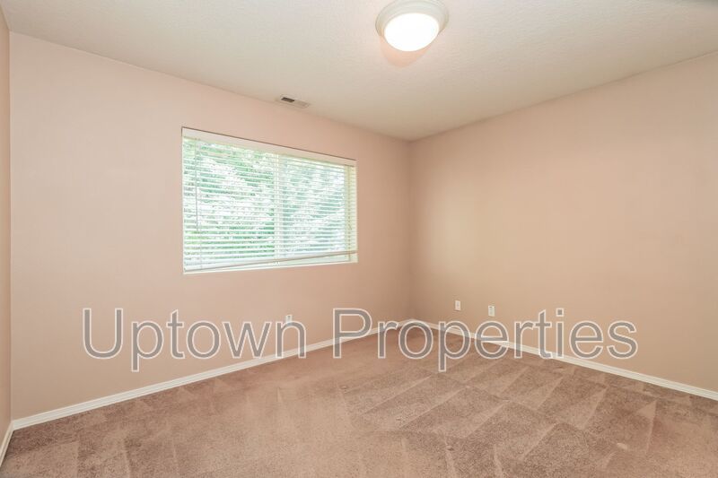 Progress Ridge 3 bed 2.5 bath + 1 -Car Garage + A/C + Fenced Yard property image