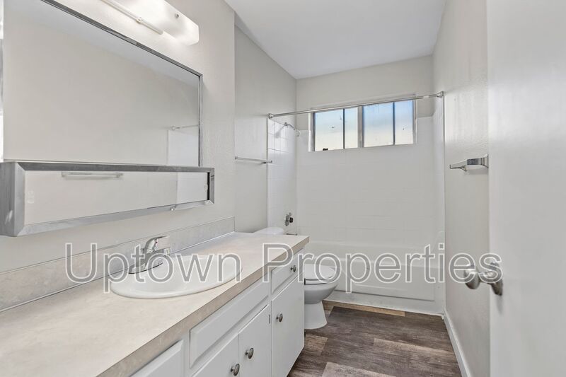 Reduced Deposit + $1000 FREE RENT+ Top Floor 2BR/1BATH w/Large balcony! property image