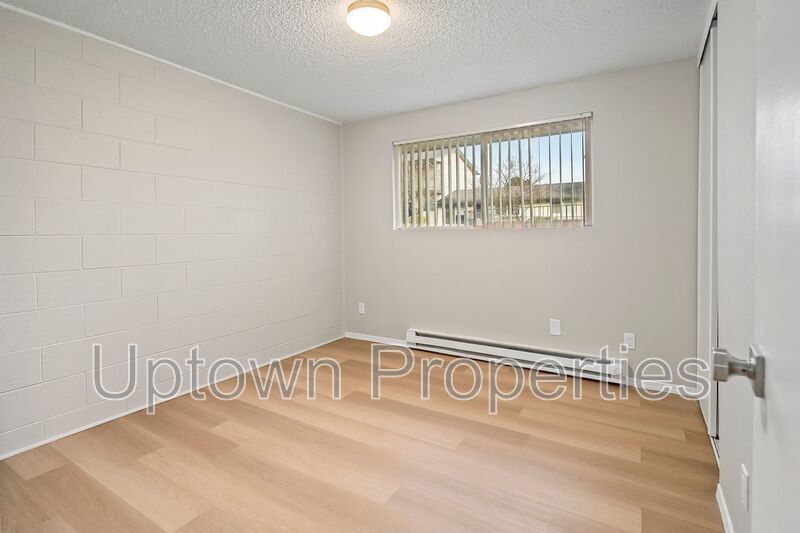 Ground Floor Single Level 3 bed 1 bath- Laundry Onsite - Walk to public transit + $1000 FREE RENT! property image