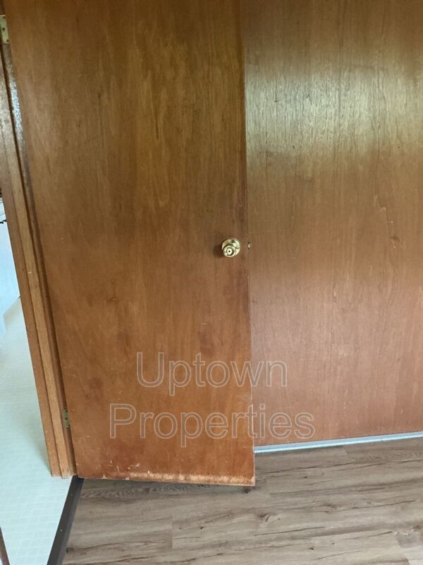 Hillsdale/Multnomah Village Ground Floor 1 bed + Wood Floors + Parking included property image