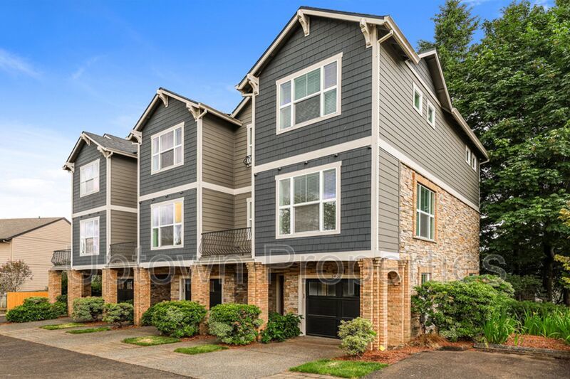 3BD 2.5BA + Bonus Room + Tri Level Townhouse w/Garage + AC + Balcony + Washer/Dryer property image