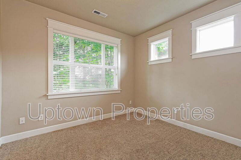 3BD 2.5BA + Bonus Room + Tri Level Townhouse w/Garage + AC + Balcony + Washer/Dryer property image