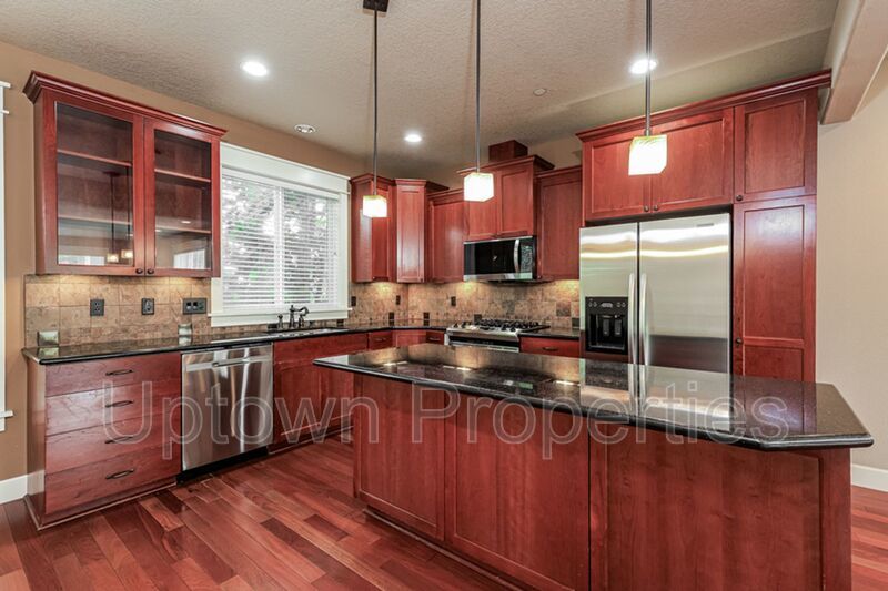 3BD 2.5BA + Bonus Room + Tri Level Townhouse w/Garage + AC + Balcony + Washer/Dryer property image
