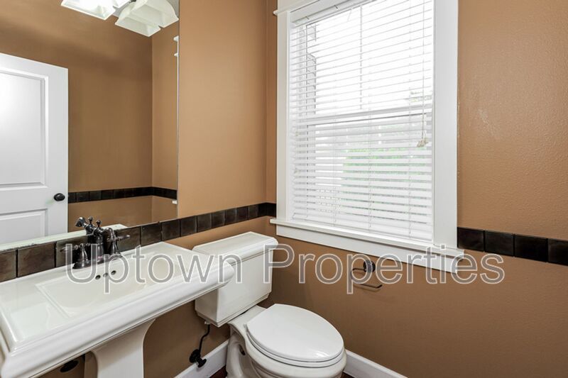 3BD 2.5BA + Bonus Room + Tri Level Townhouse w/Garage + AC + Balcony + Washer/Dryer property image