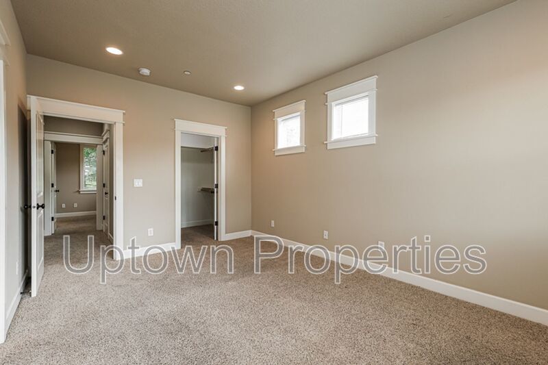 3BD 2.5BA + Bonus Room + Tri Level Townhouse w/Garage + AC + Balcony + Washer/Dryer property image
