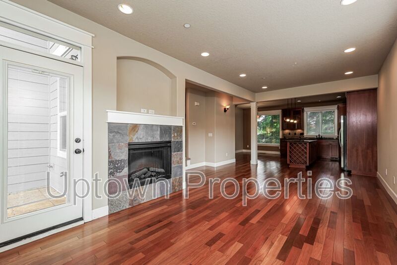 3BD 2.5BA + Bonus Room + Tri Level Townhouse w/Garage + AC + Balcony + Washer/Dryer property image