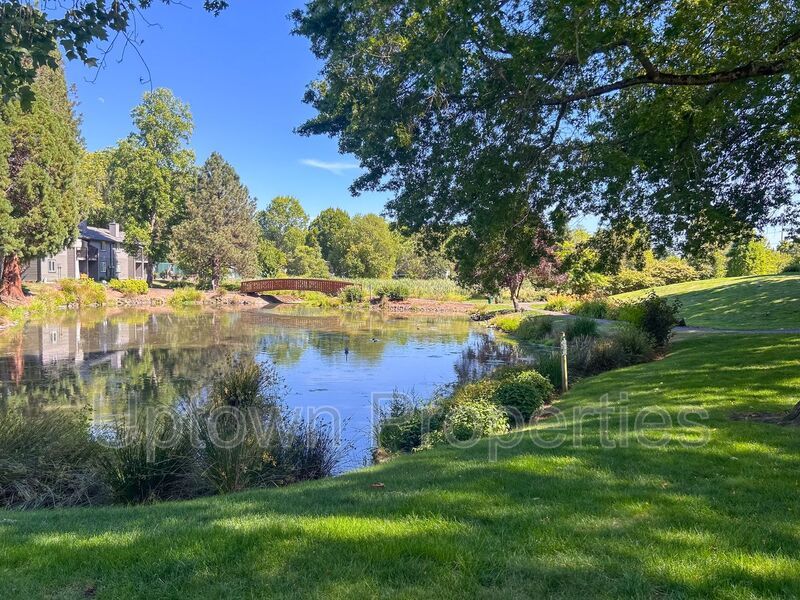 1BD 1BA Single Level Condo + Fireplace + 1 Car Garage + Fitness Center + Tennis Courts + Community Pool property image