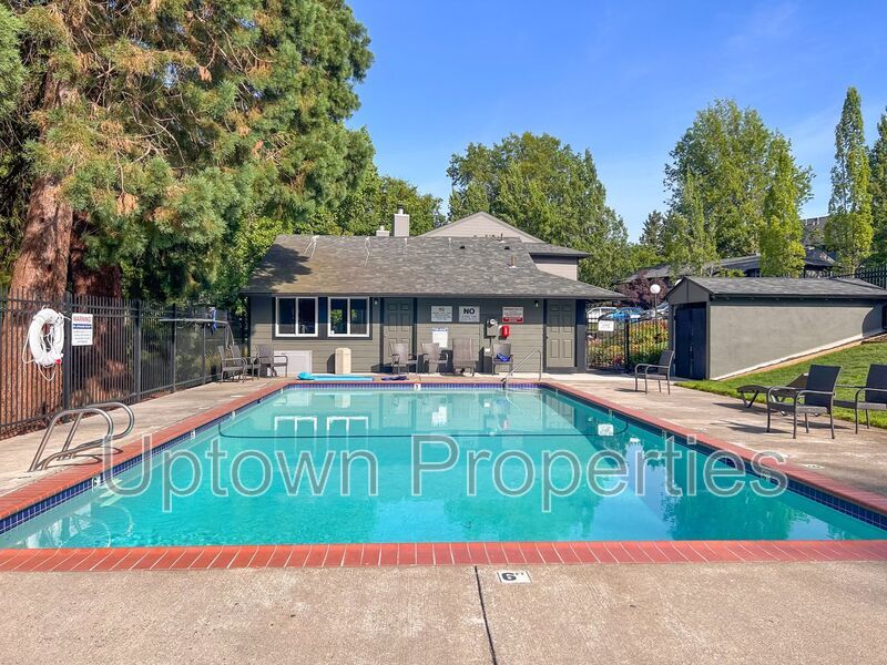 1BD 1BA Single Level Condo + Fireplace + 1 Car Garage + Fitness Center + Tennis Courts + Community Pool property image