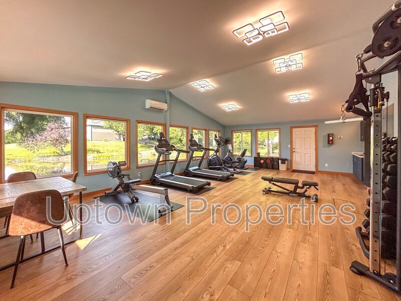 1BD 1BA Single Level Condo + Fireplace + 1 Car Garage + Fitness Center + Tennis Courts + Community Pool property image