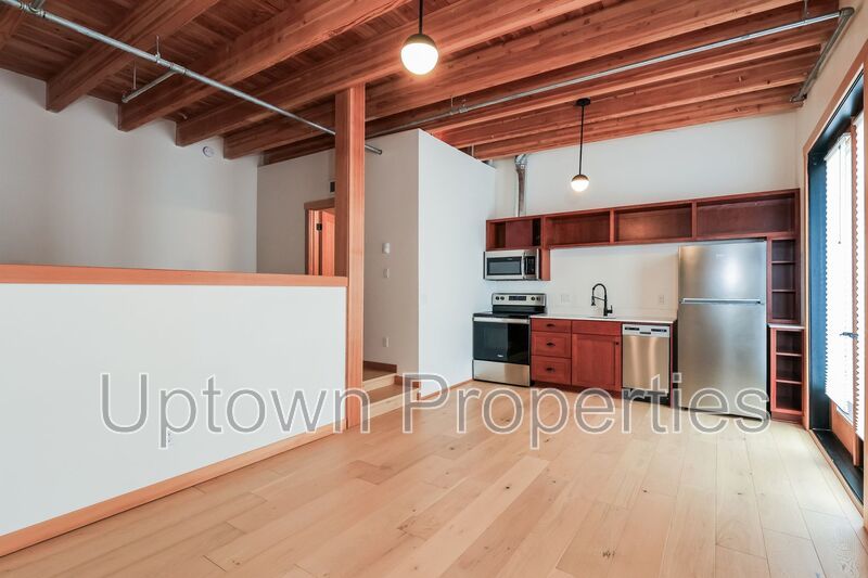 1BD/1BTH + Sunken Living Room + W/D + A/C property image