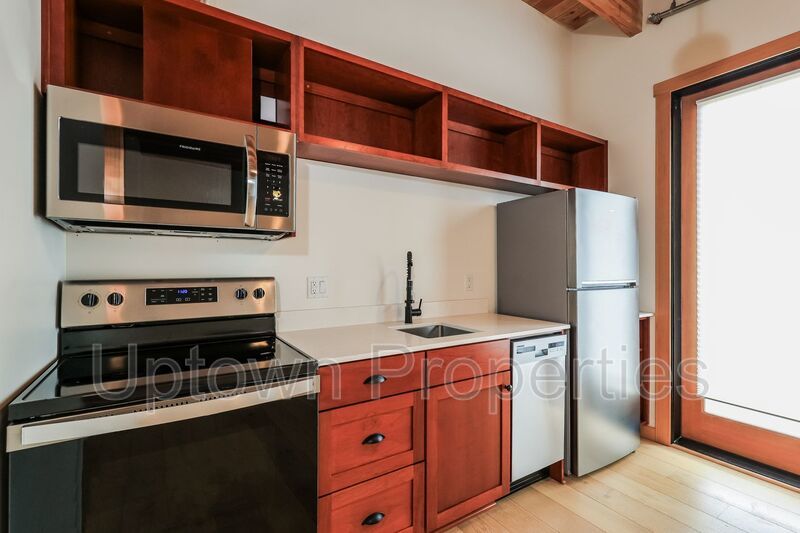 1BD/1BTH + Sunken Living Room + W/D + A/C property image