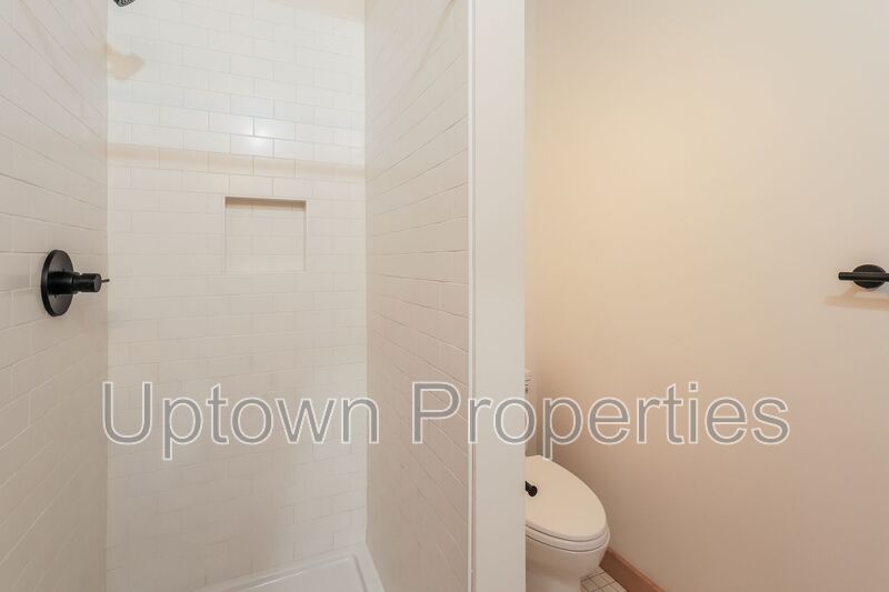 1BD/1BTH + Sunken Living Room + W/D + A/C property image