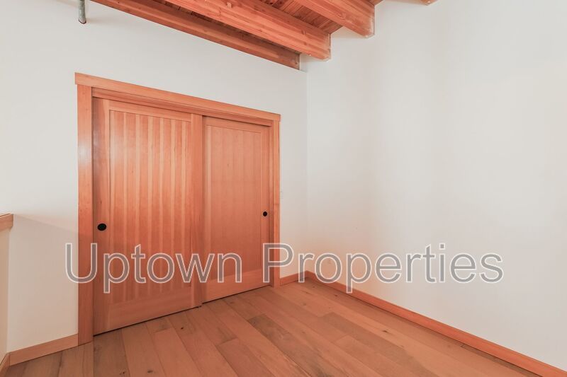 1BD/1BTH + Sunken Living Room + W/D + A/C property image
