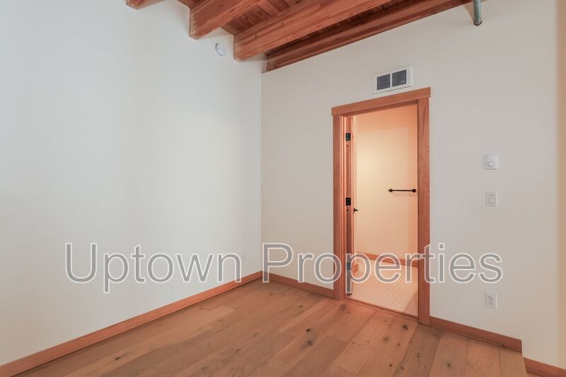1BD/1BTH Modern and Open Floorplan in North Portland property image