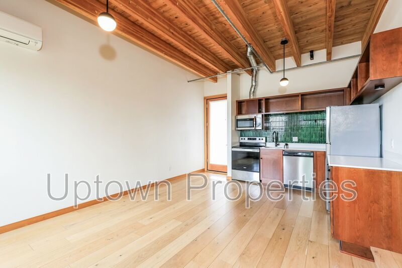 1BD/1BTH + Sunken Living Room + W/D + A/C property image