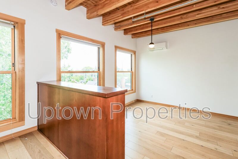 1BD/1BTH + Sunken Living Room + W/D + A/C property image
