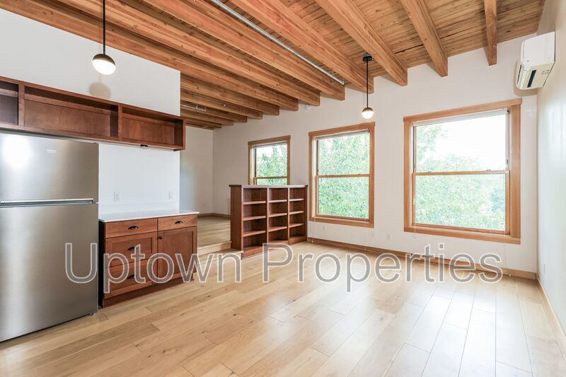 1BD/1BTH + Sunken Living Room + W/D + A/C property image
