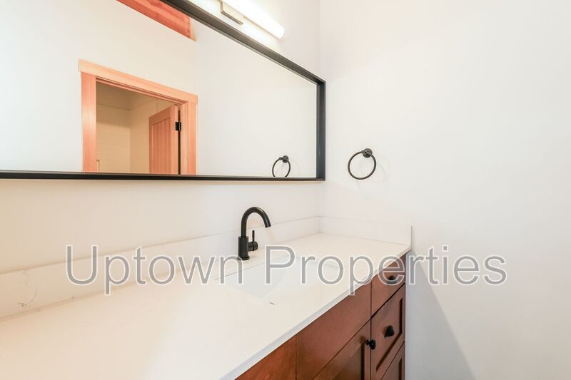 1BD/1BTH + Sunken Living Room + W/D + A/C property image