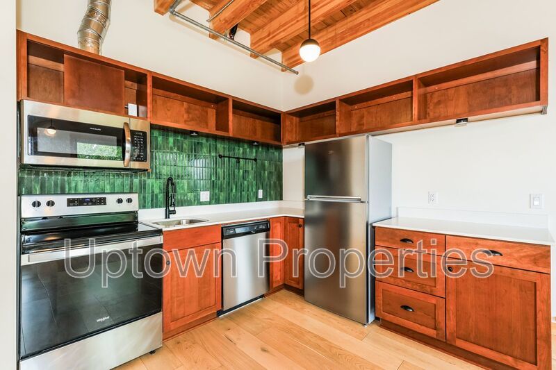 1BD/1BTH + Sunken Living Room + W/D + A/C property image