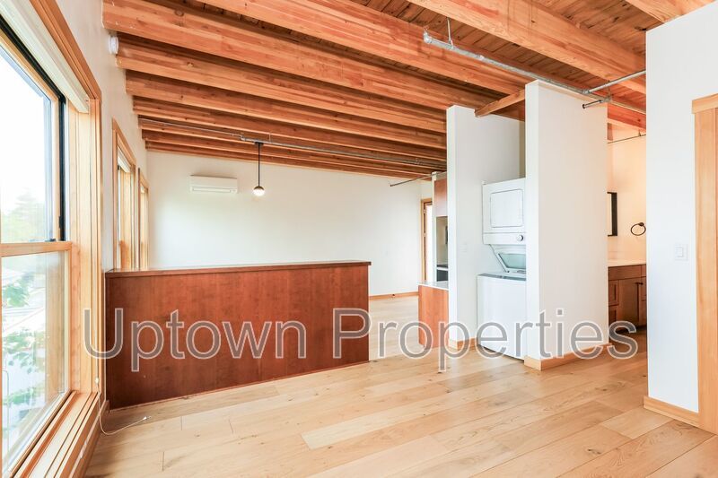 1BD/1BTH + Sunken Living Room + W/D + A/C property image