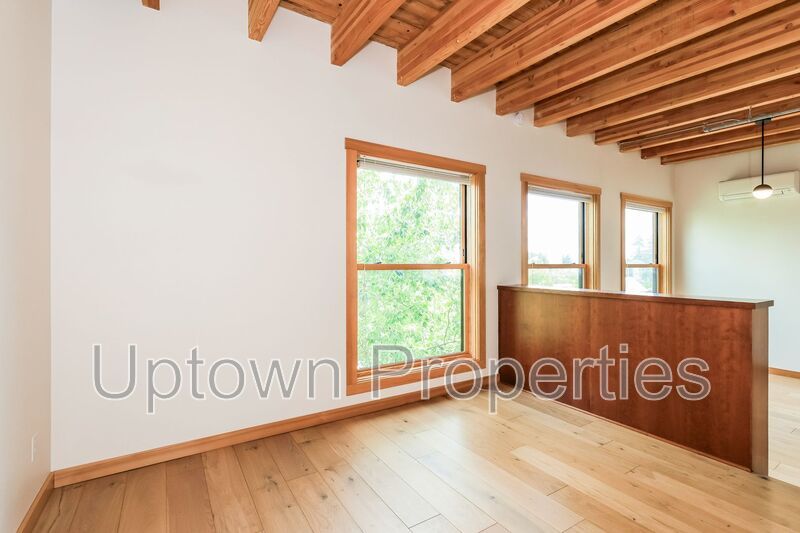 1BD/1BTH + Sunken Living Room + W/D + A/C property image