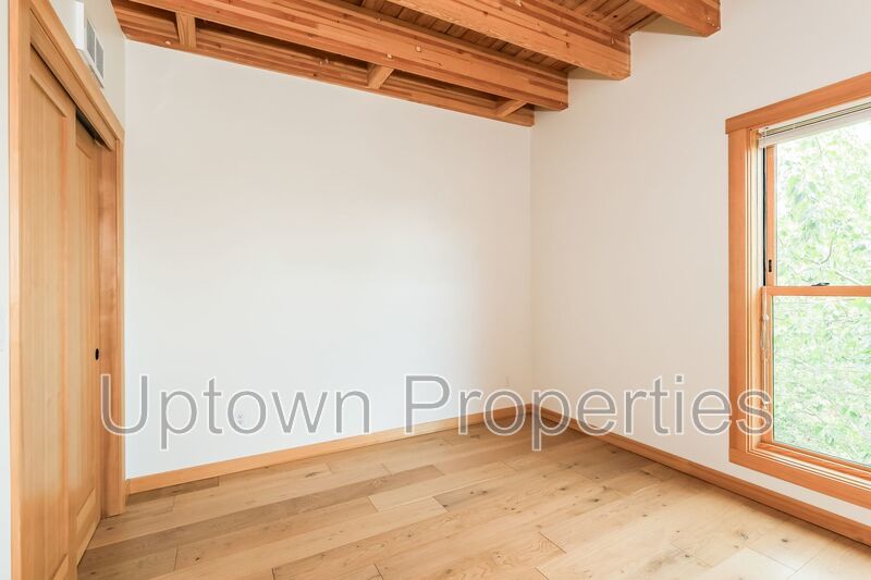 1BD/1BTH + Sunken Living Room + W/D + A/C property image