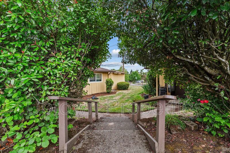 1BR/1BTH apartment in Beaverton! property image