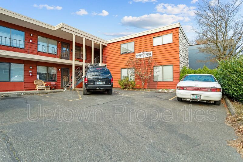 Renovated 2BD near Powell Park! property image