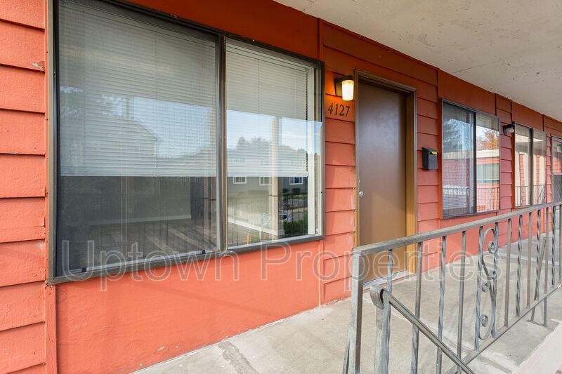 Renovated 2BD near Powell Park! property image