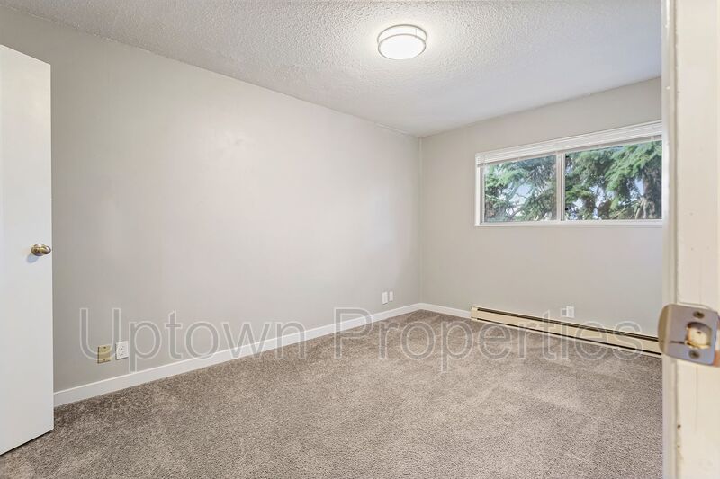 Renovated 2BD near Powell Park! property image