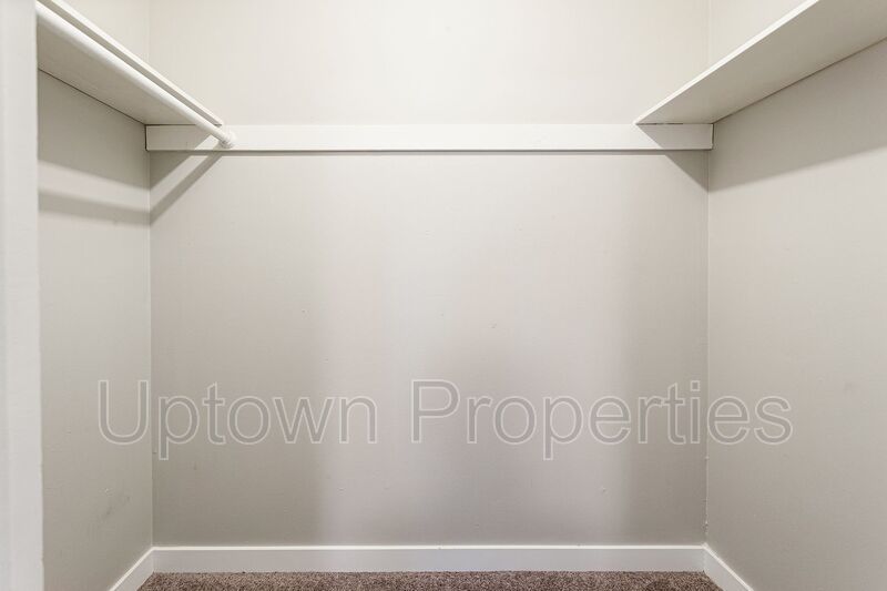 Renovated 2BD near Powell Park! property image